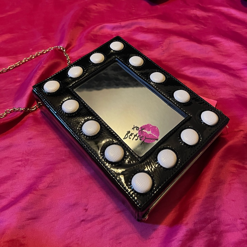 Wow!! 🤩 Betsey Johnson Rare Vanity Mirror Clutch/Shoulder bag